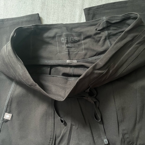 Figs high waisted Seville flare scrub leggings - Picture 9 of 11